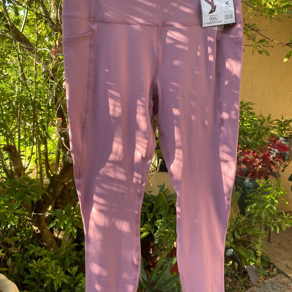 Active Leggings With cell phone pockets